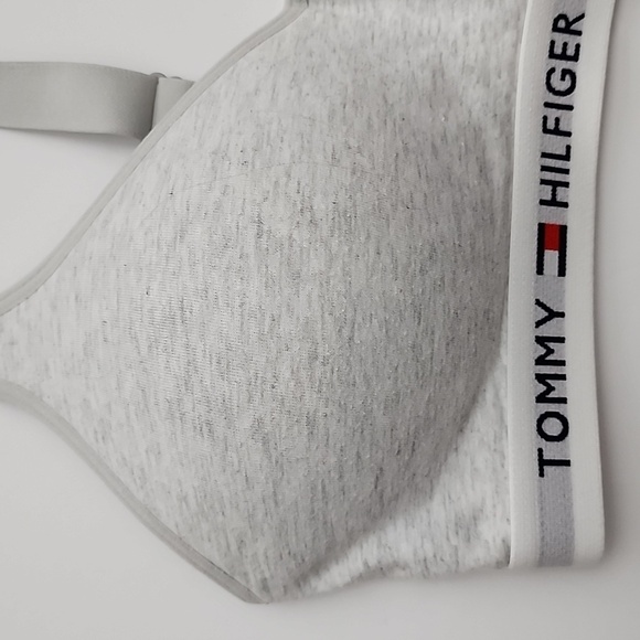 ⭐️2/ $30⭐️Tommy Hilfiger Heathered Grey Sports Bra Criss Cross Straps  Sz Small - Picture 8 of 16
